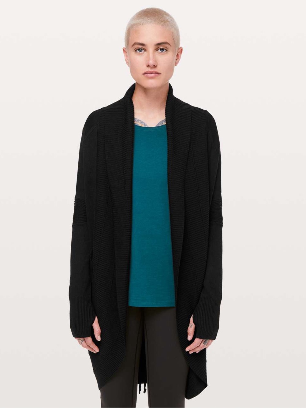Lululemon Transformation Wrap
Black / Black